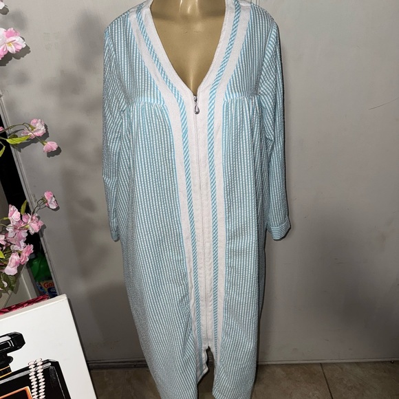 Blue and White Pajamas with Full-Length Design and Relaxed Fit - Picture 2 of 8